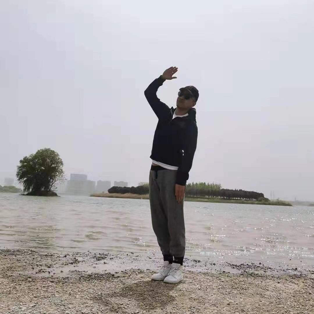 阳阳老师助理小杰