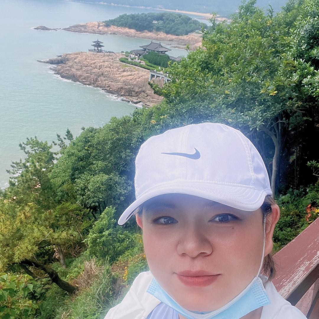 QRANE服饰旗舰店授权号