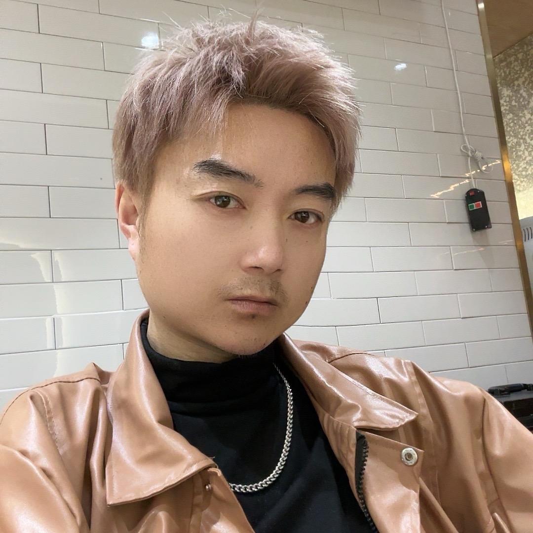 专注发型设计的小南同学