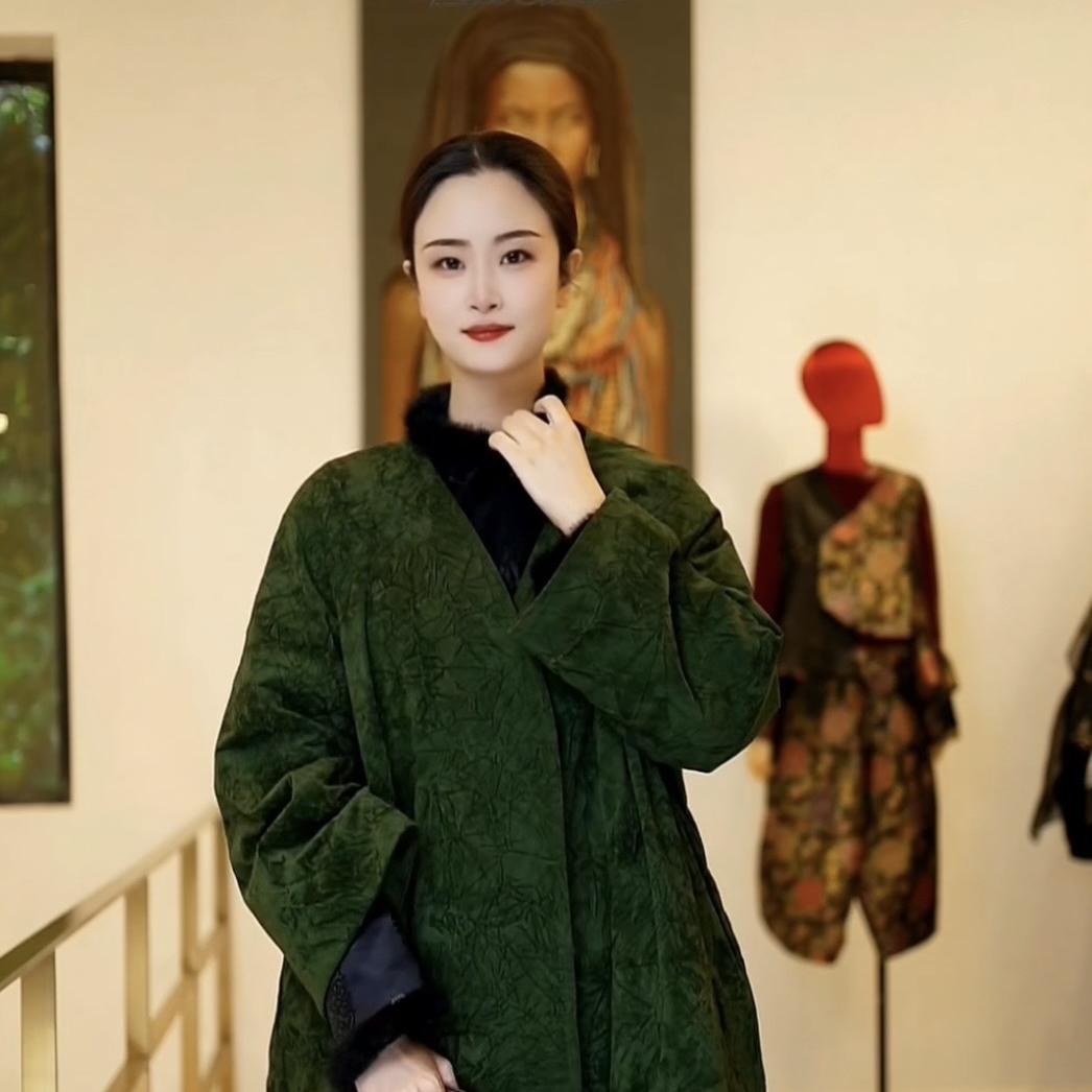 轮廓聚如女装专卖店南京
