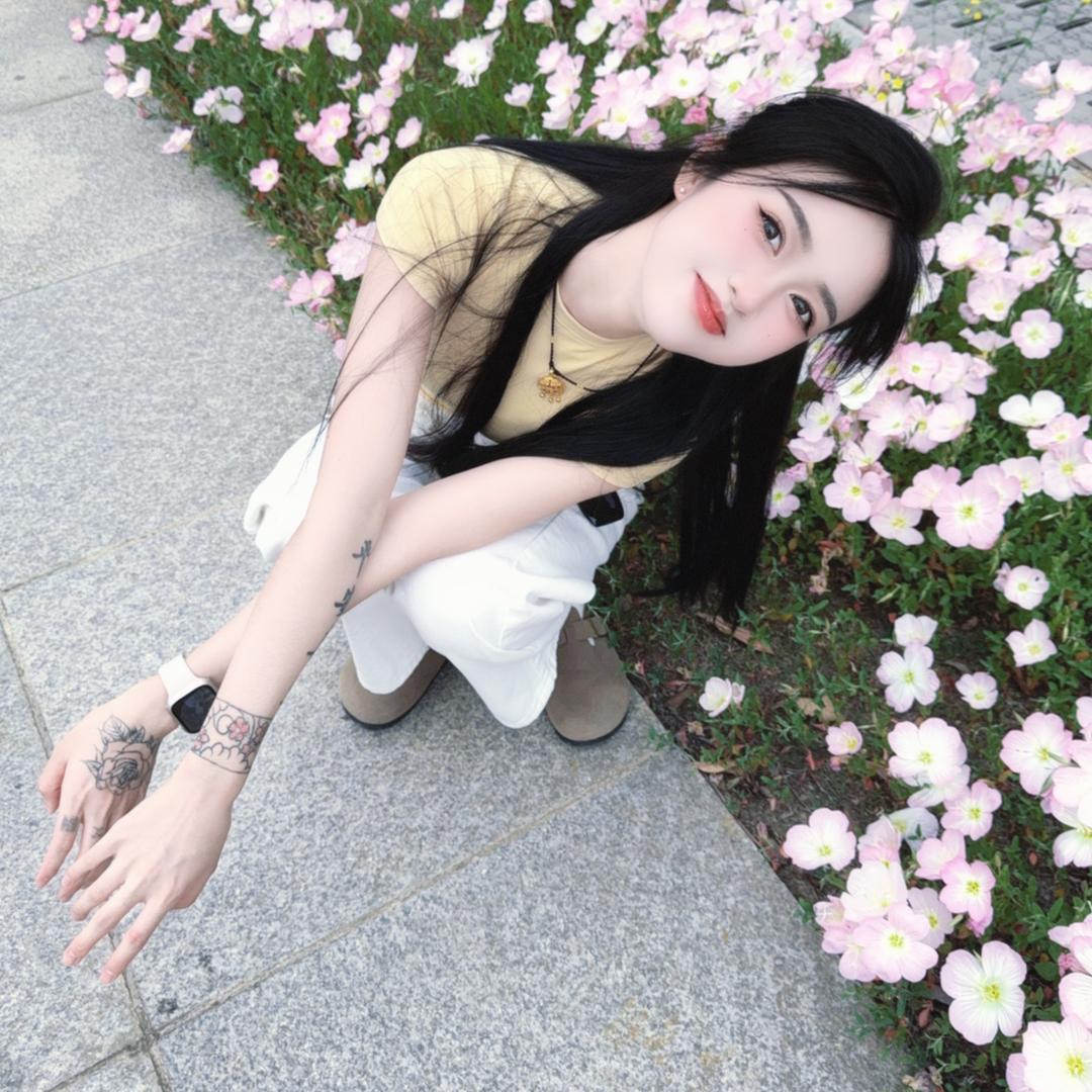 周漂亮.