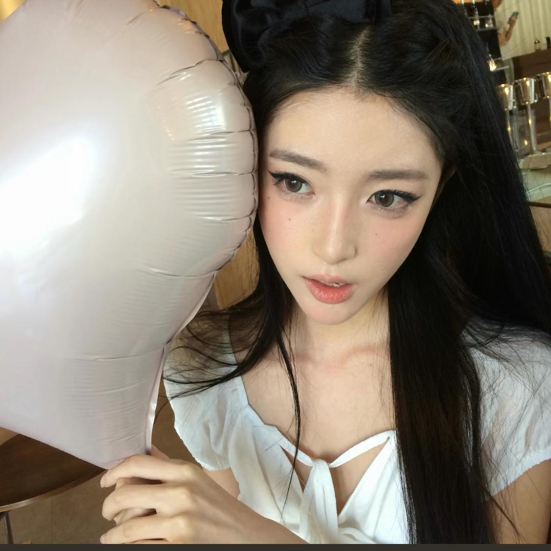GUAN雯婕头像