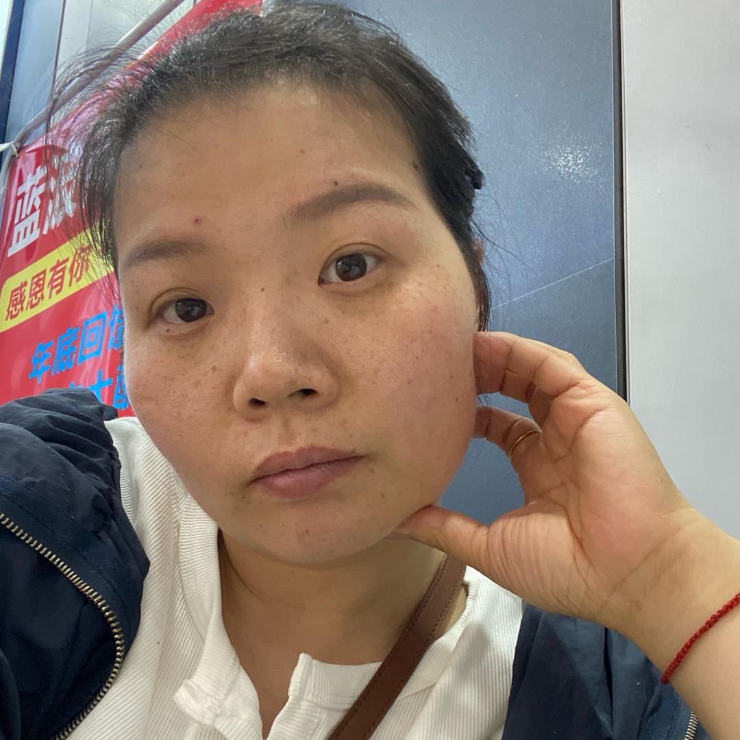 MIss 小小芝（拒绝连赞）
