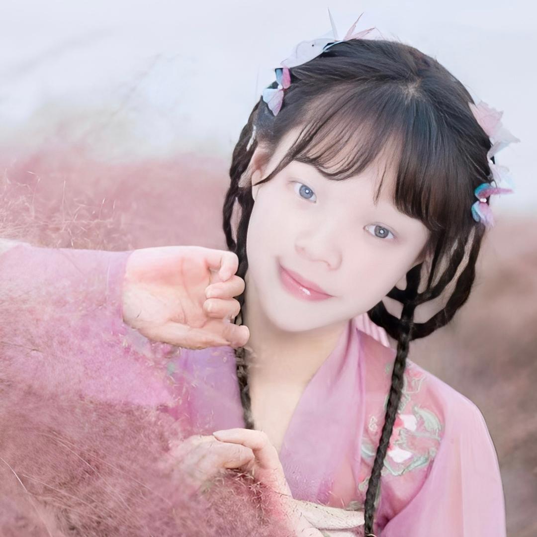 她是个小逗逗哺乳期