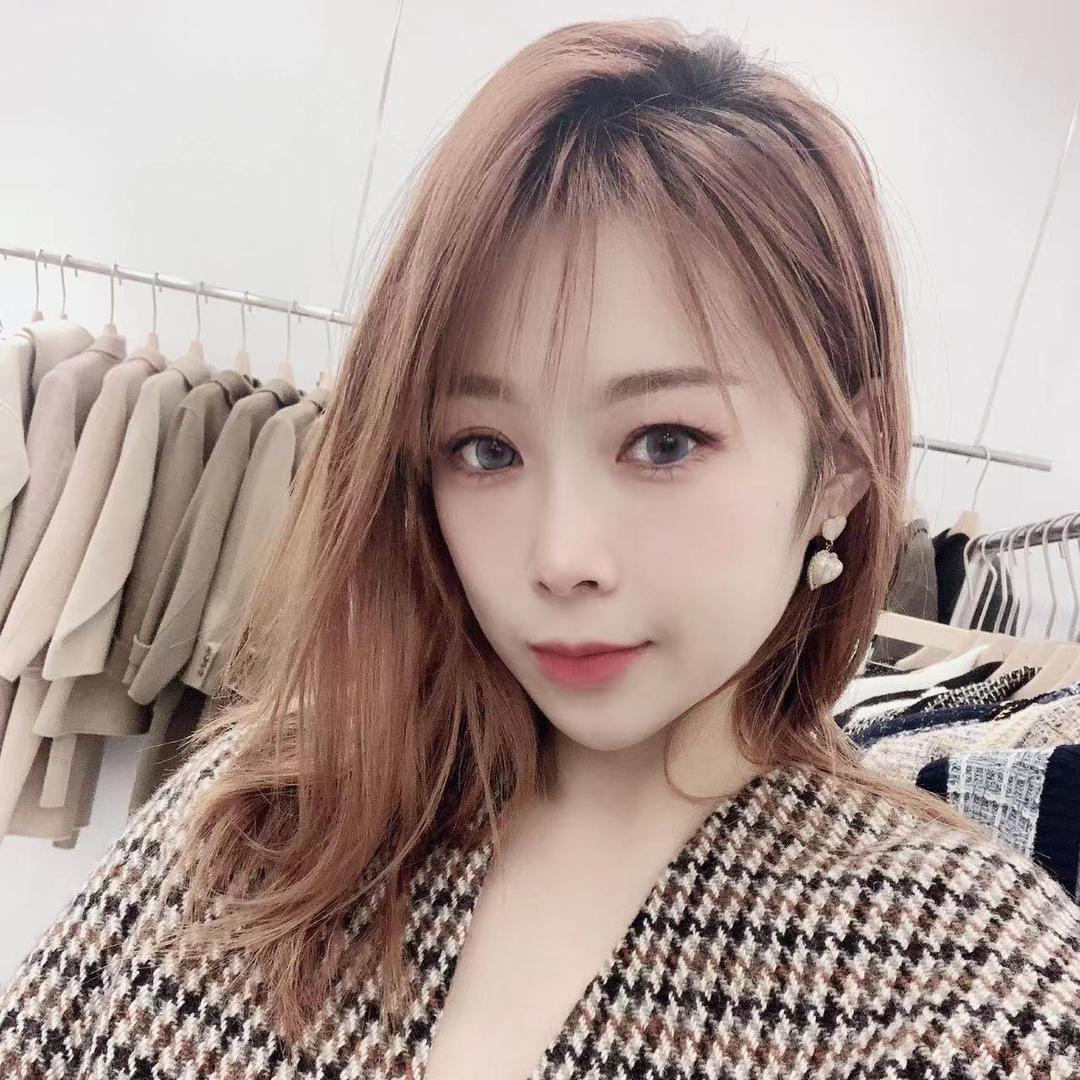 俨森品牌女装