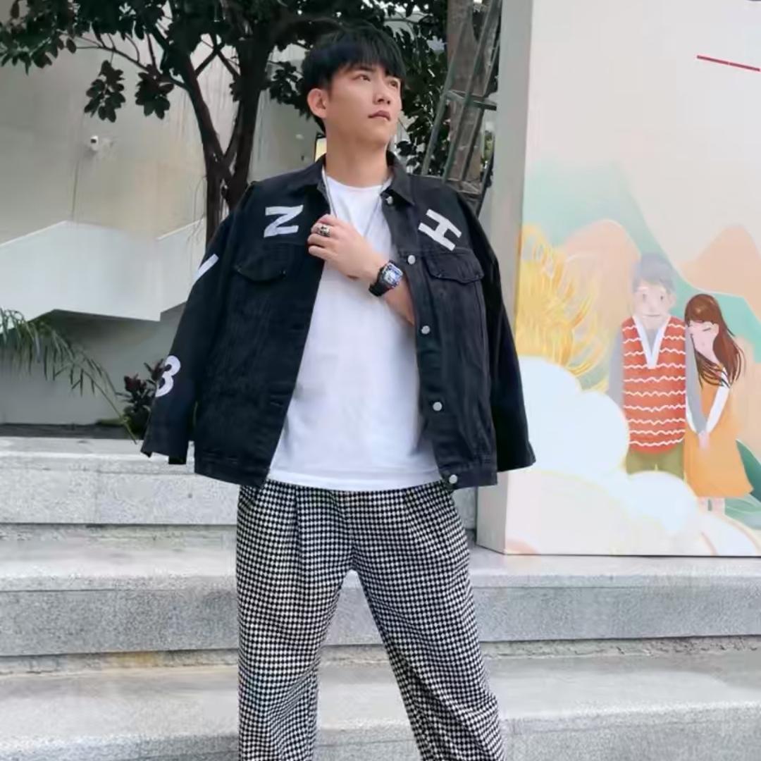阿伟