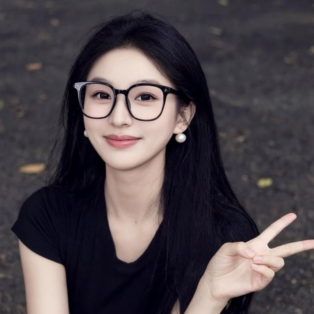 小懿.
