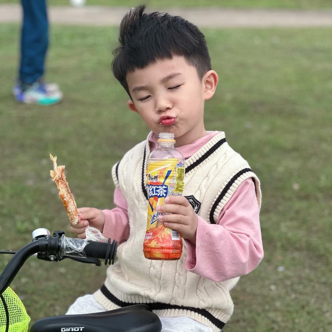 晨科妈童装直播间