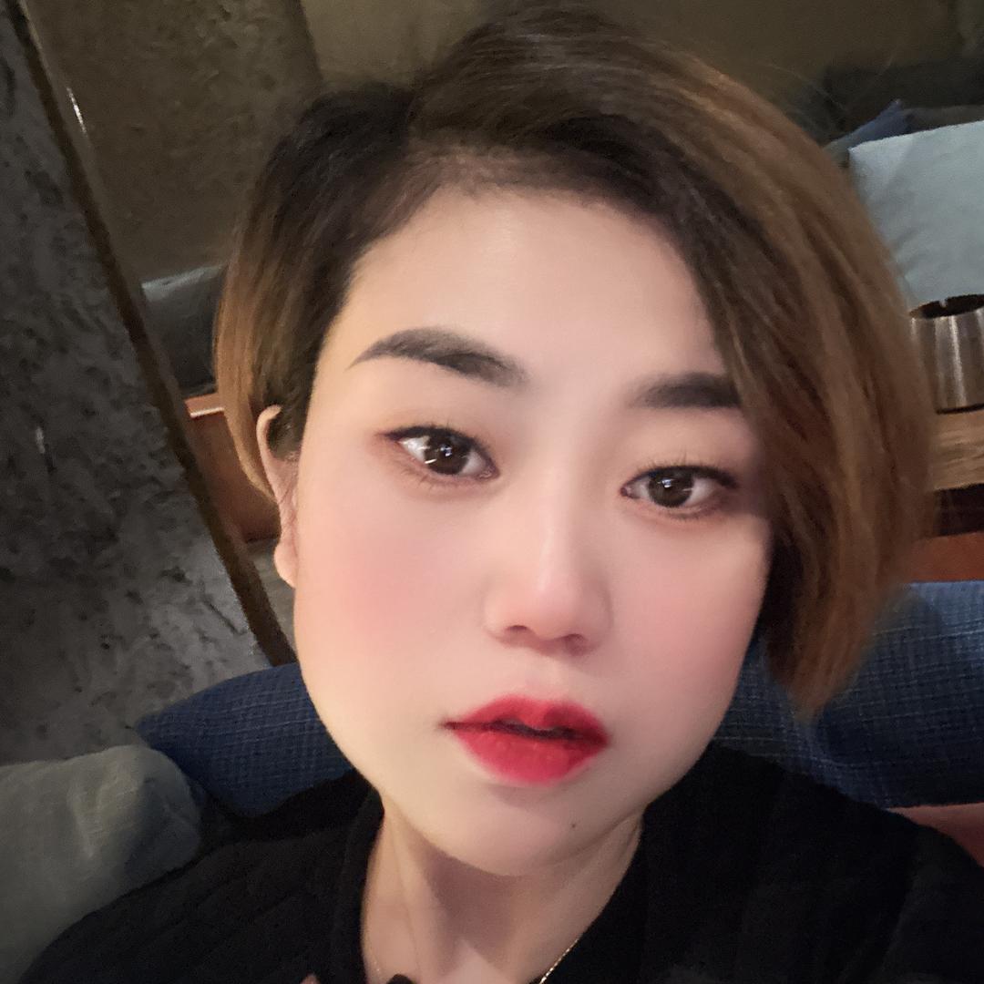 酉鹤酒吧王诗岚