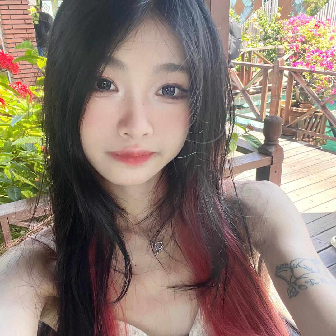 小狗贝啃泥 'ㅅ'.（见过伯贤版）