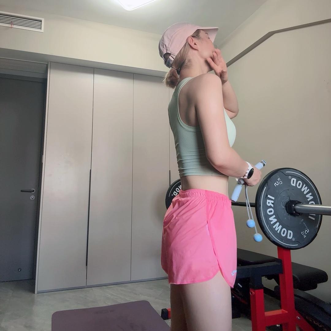 跳绳的羊羊羊