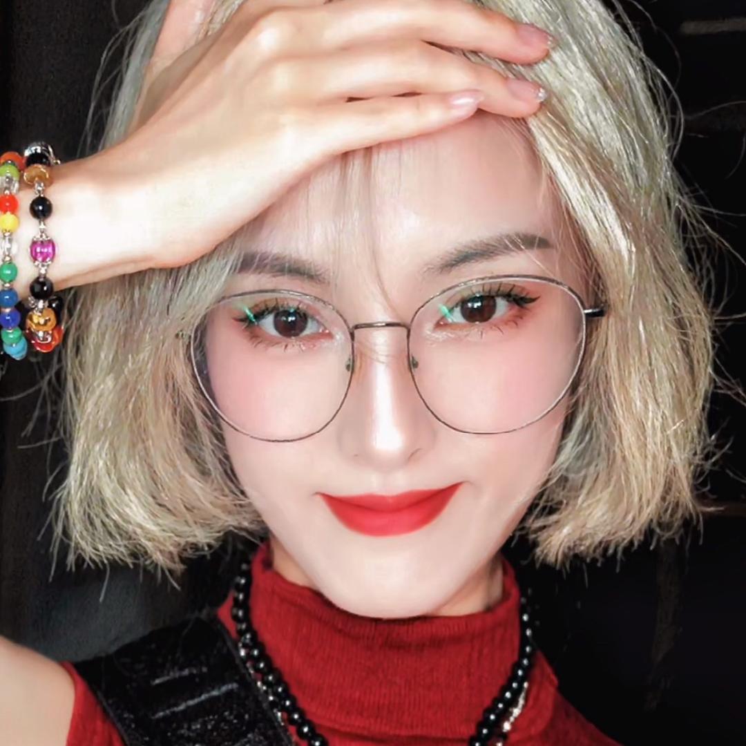 笑宝爷✌︎˶╹ꇴ╹˶✌︎