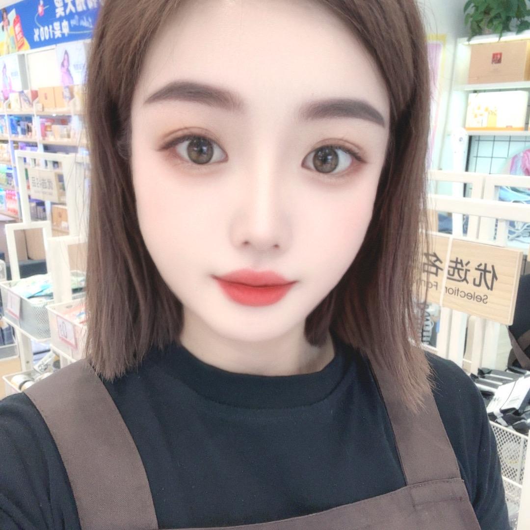 德立名妆 小月