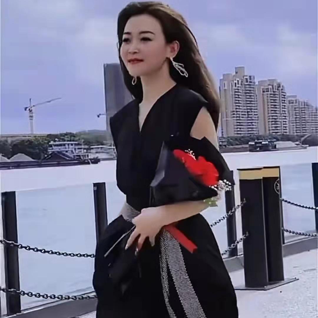 英姿思悦