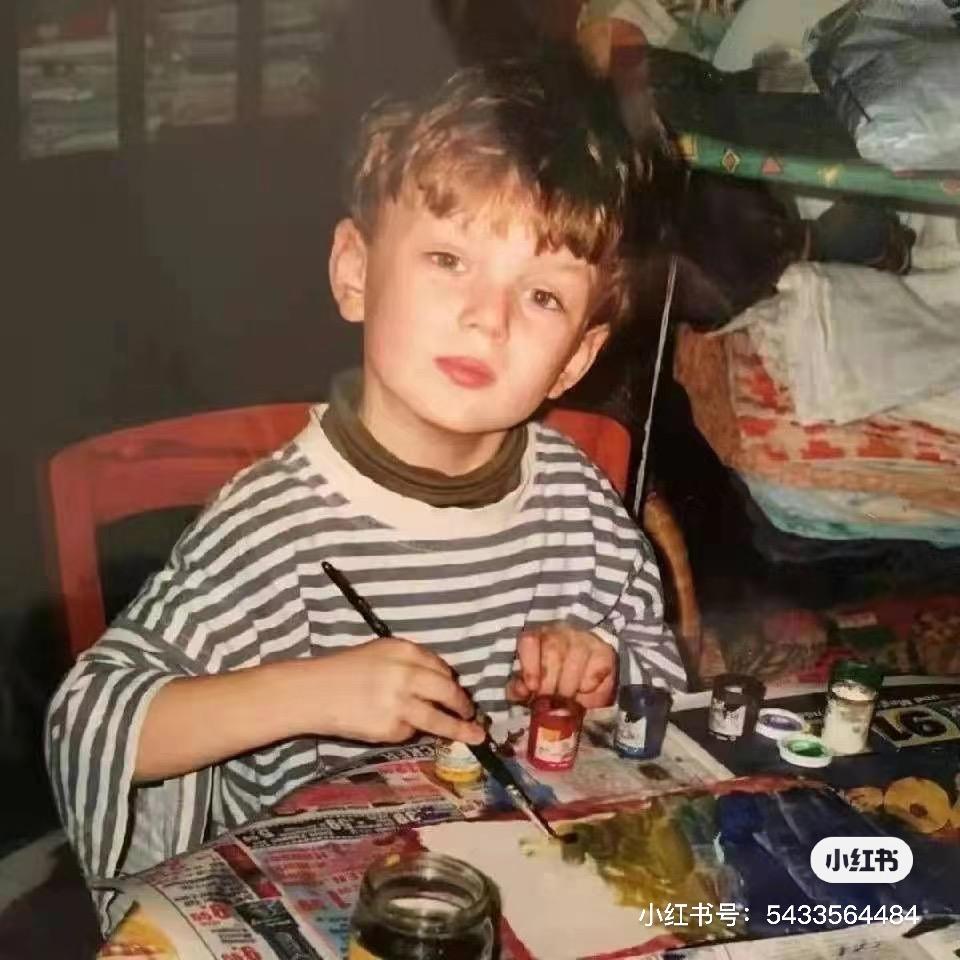 数码产品 📱 耳机 潮鞋衣服等