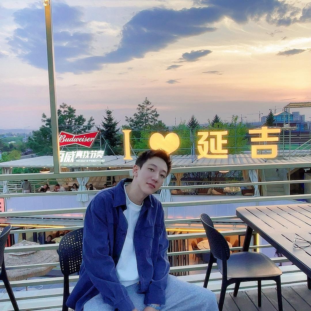 眼镜哥哥👓超爱吃