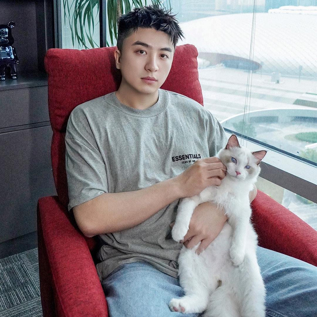 李锐锐商业