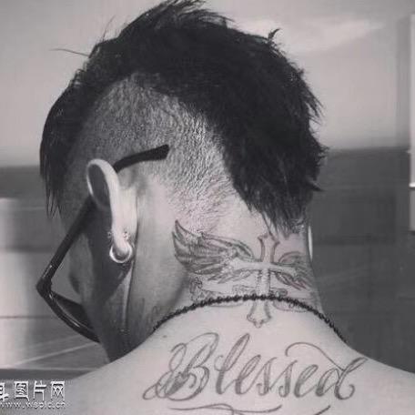 彡彡