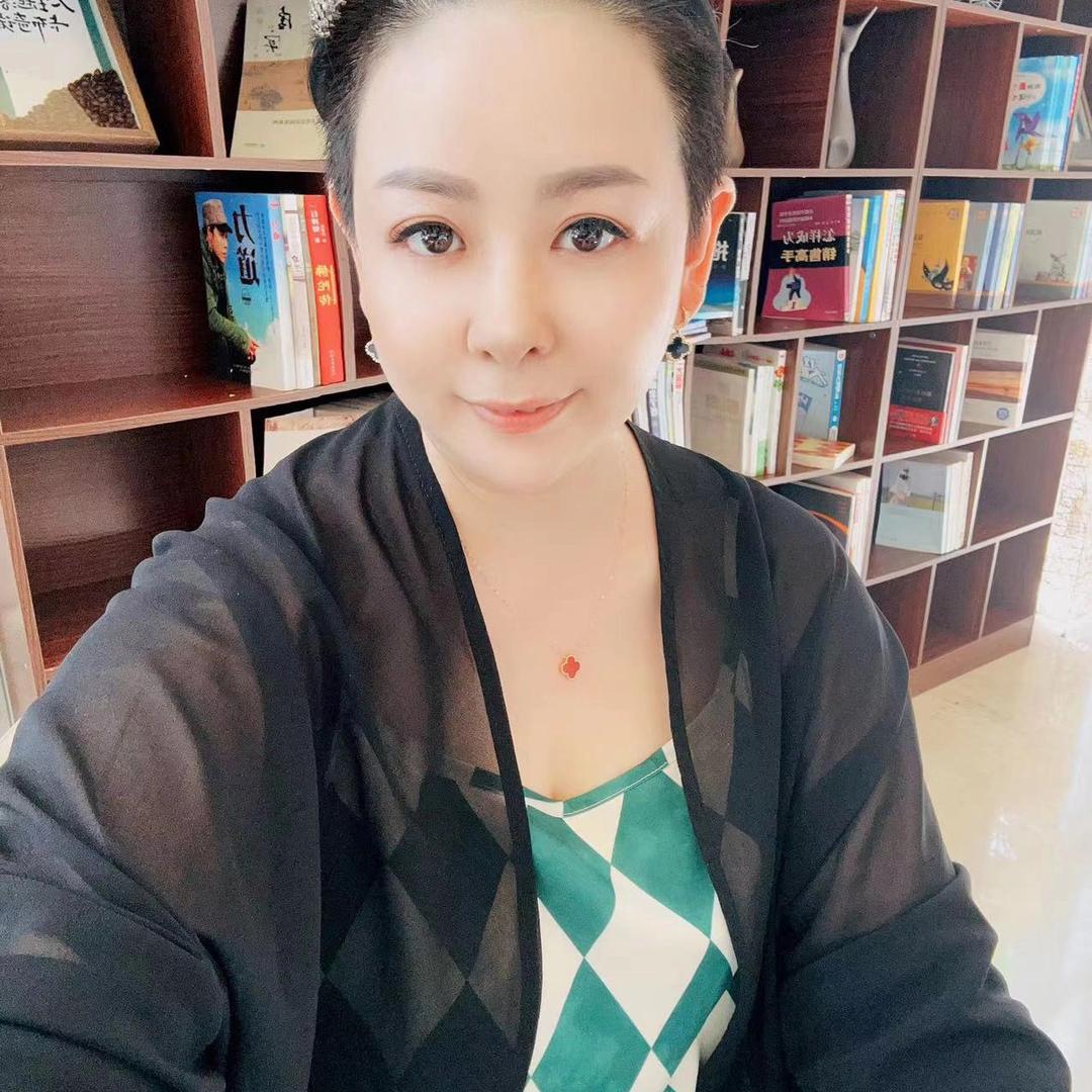 Linda国际杨佳