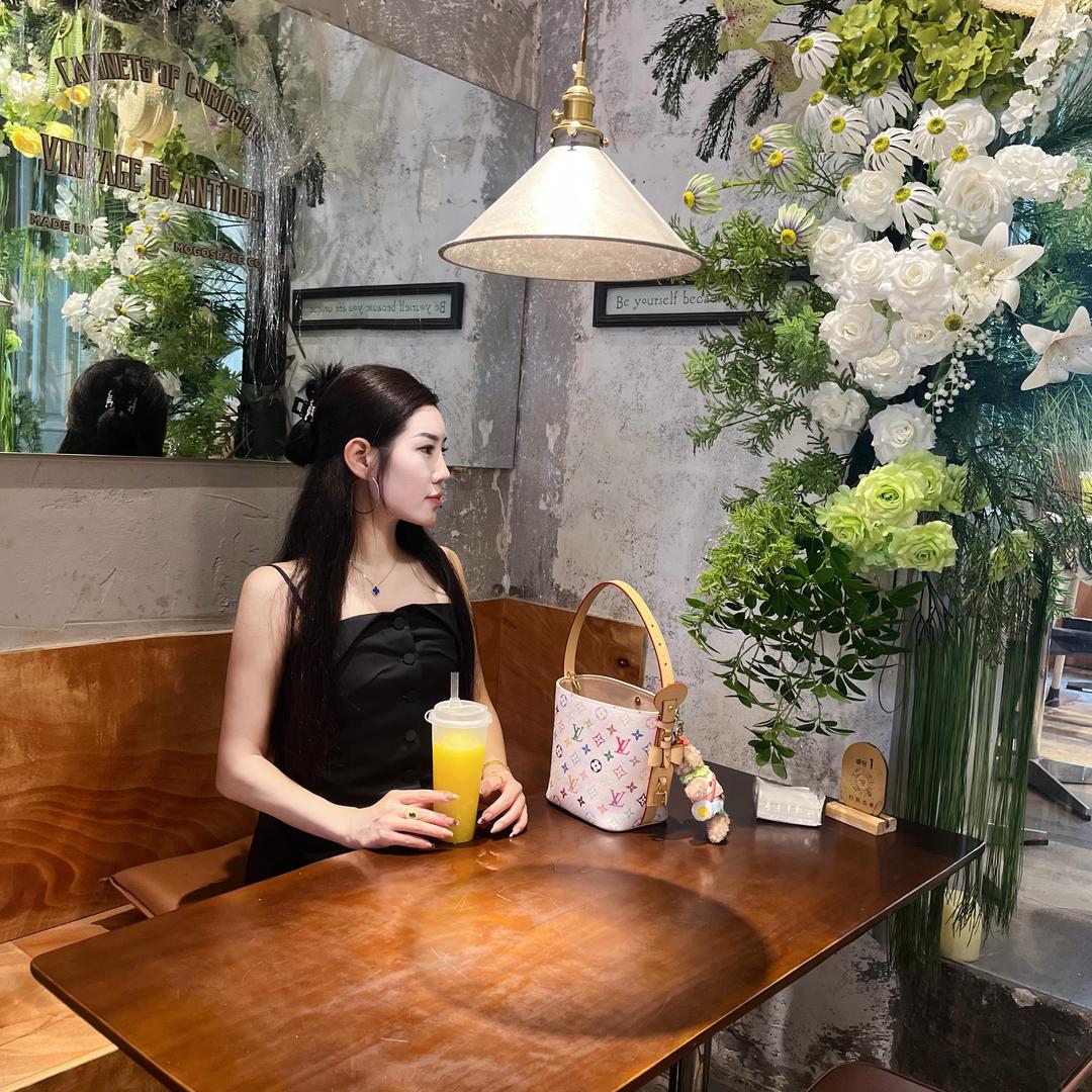会飞的小心心•🔅