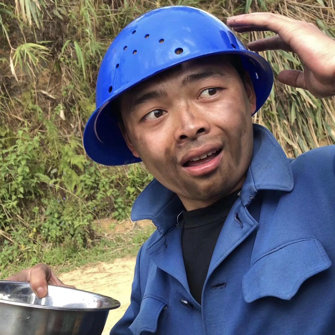 村长村里人