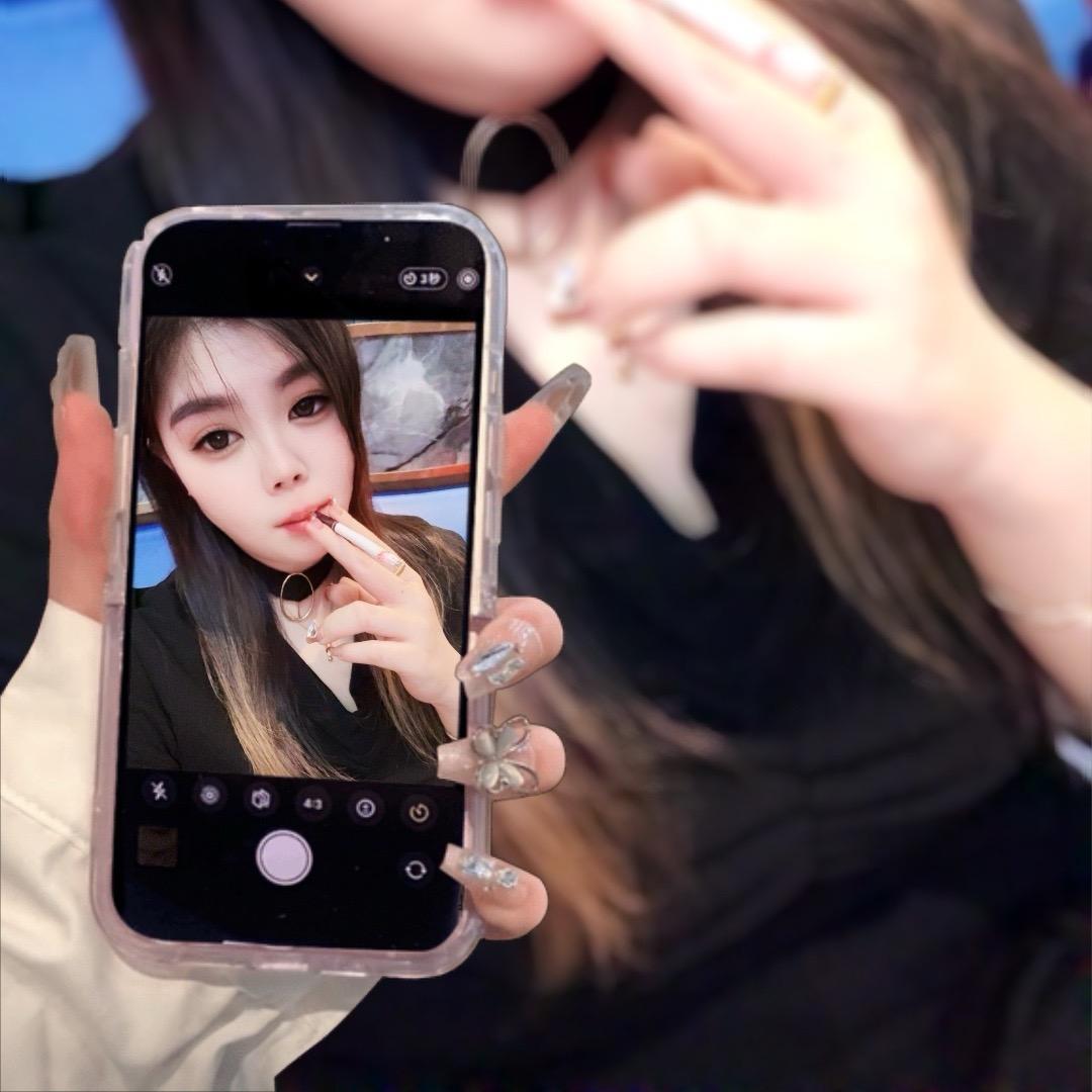 🍒     朱丽亚。