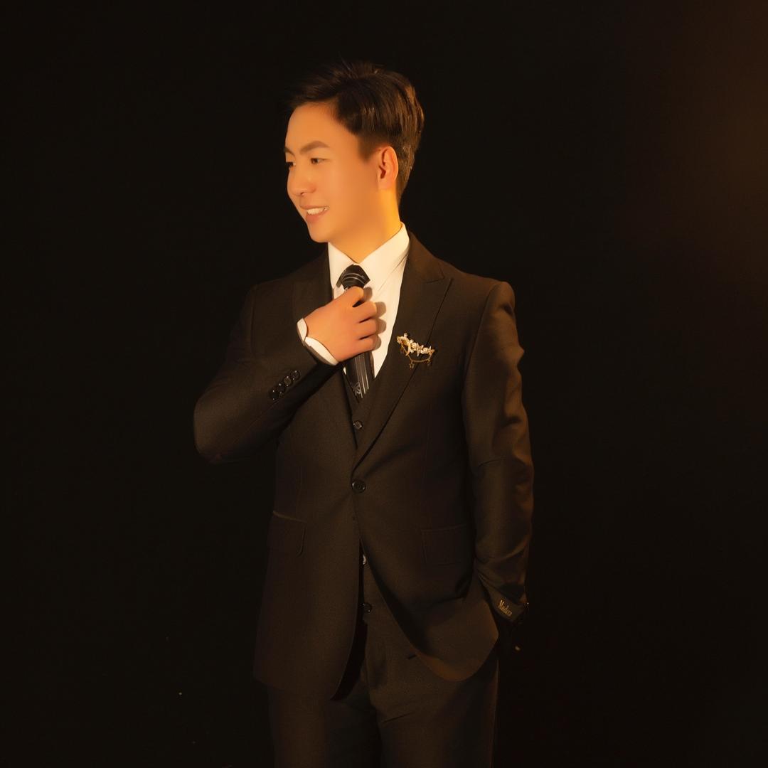 @主持人王鑫（周沙沙鼓舞团）