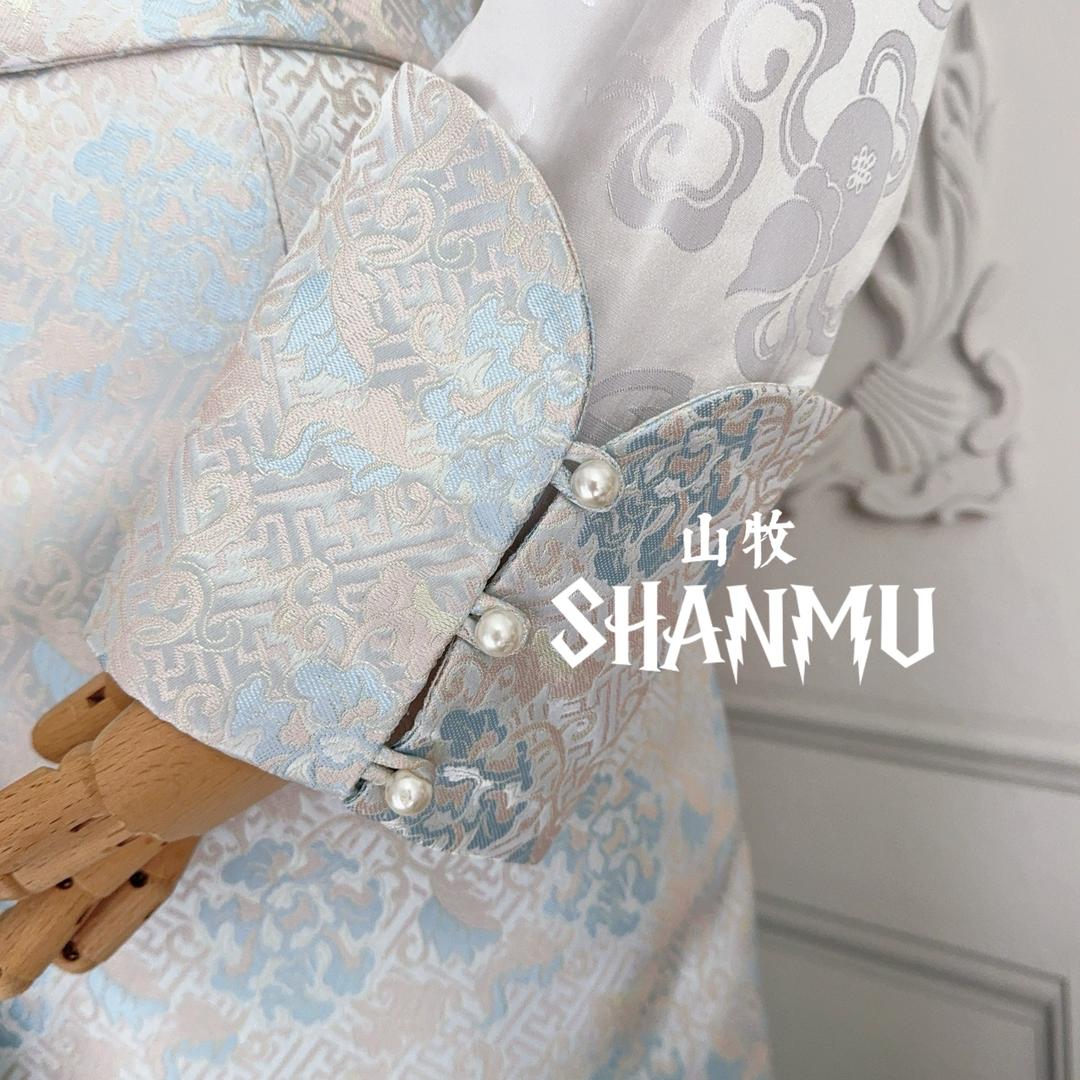 山牧古拉雅藏装