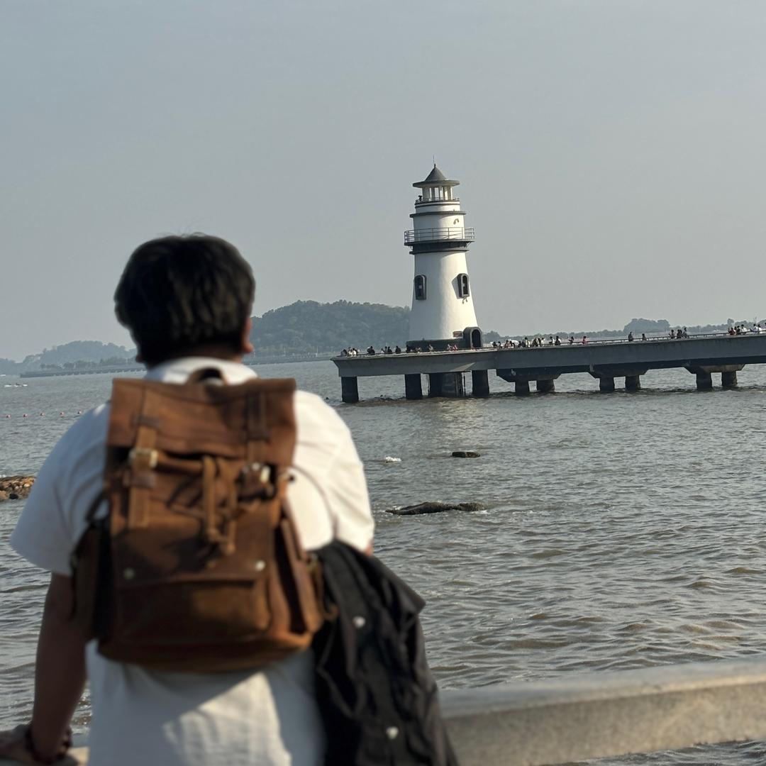 V.S HOLIDAY男装-发发