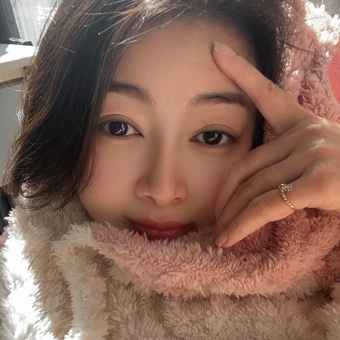 小燕子ʚʕ̯•͡