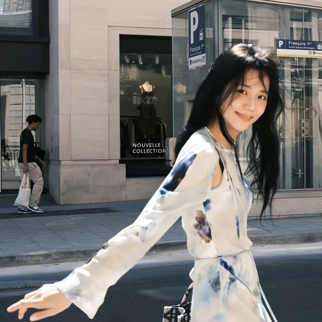 西地兰👩🏻‍🎨