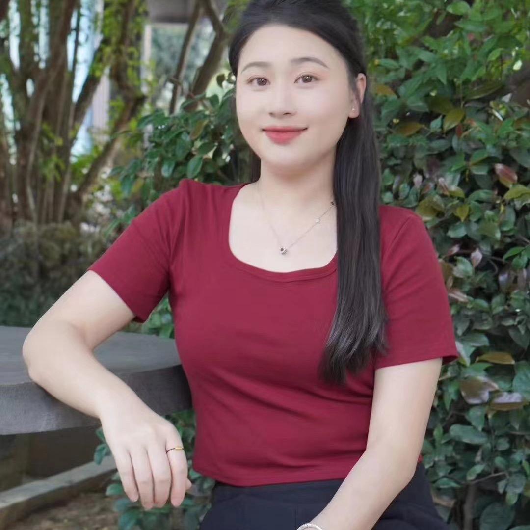 何氏家族 （何小雪）