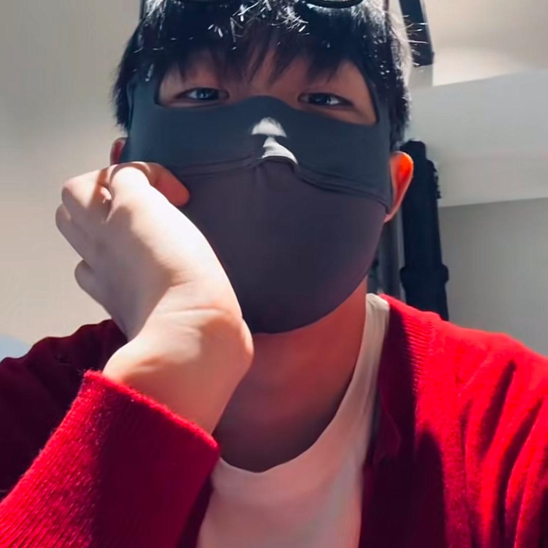 孟瑶.
