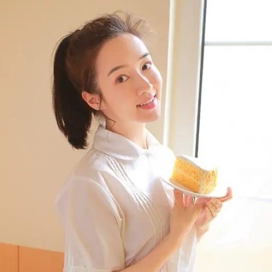 美妆测评小芊