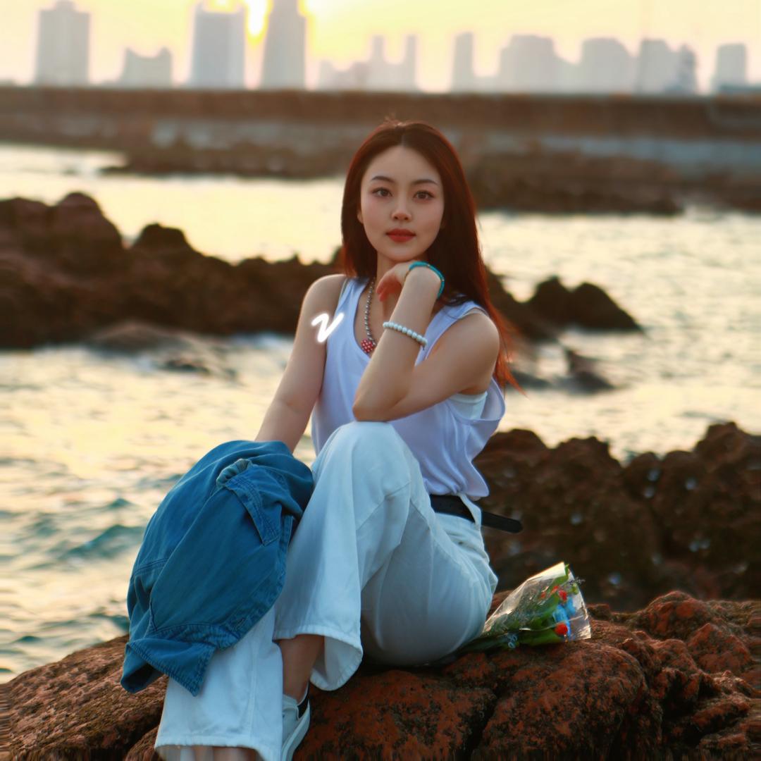 凤鸣龙桥老板娘