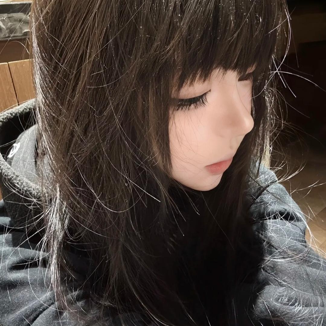 阿婼.
