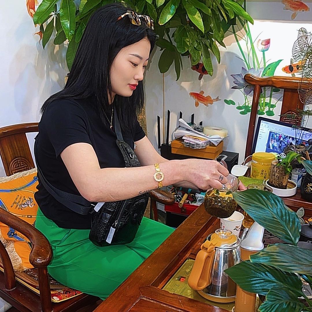 河南彬姐《鄂鱼🐊皮带工厂》