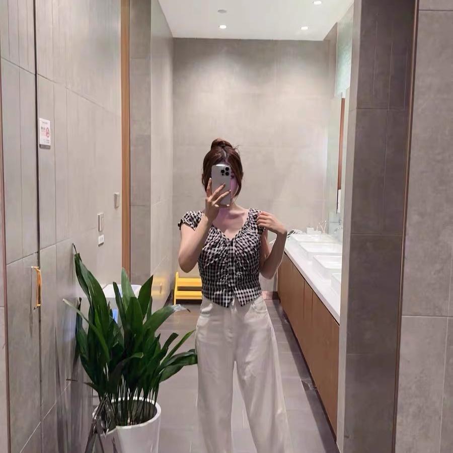 依佳衣服装店