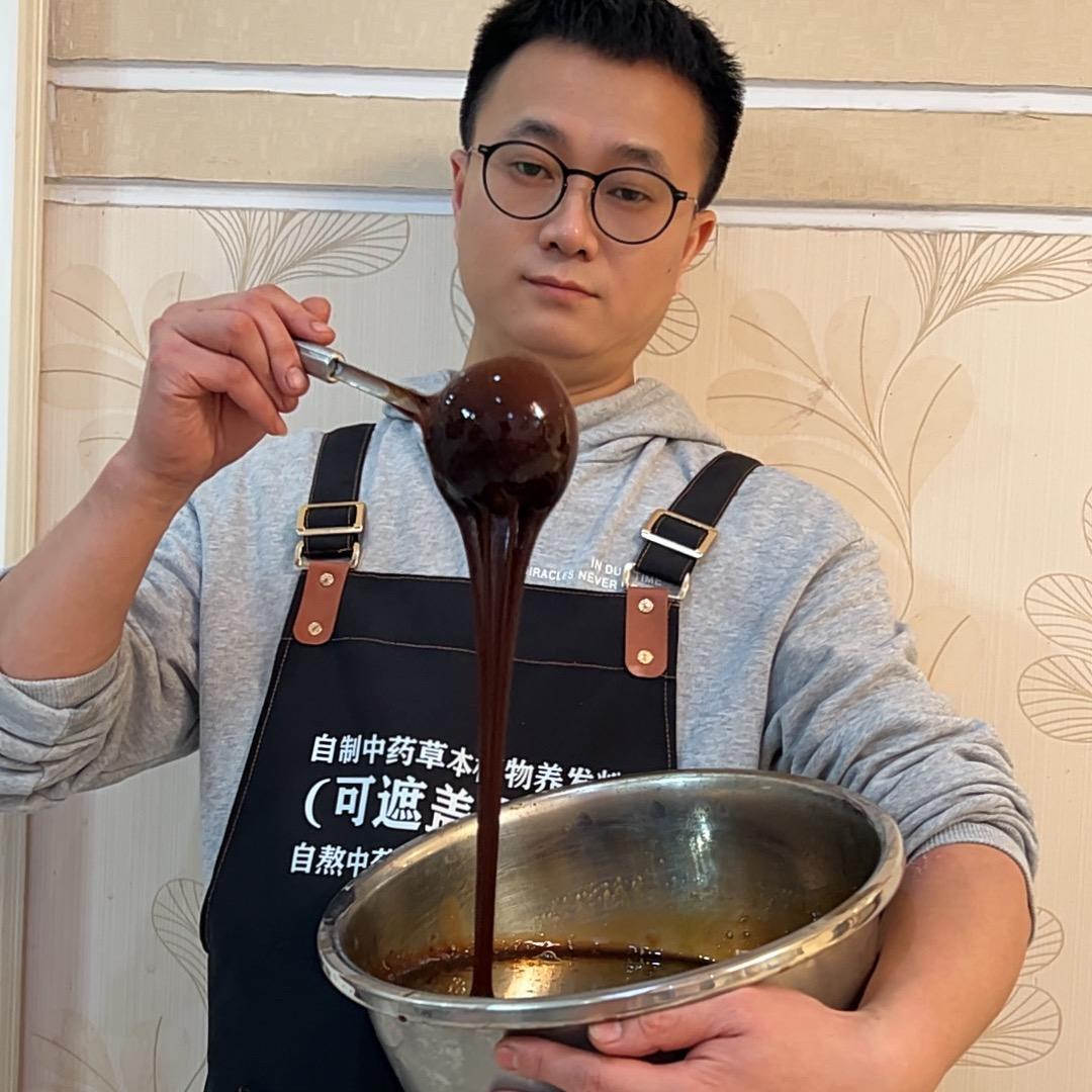 养发的眼镜哥