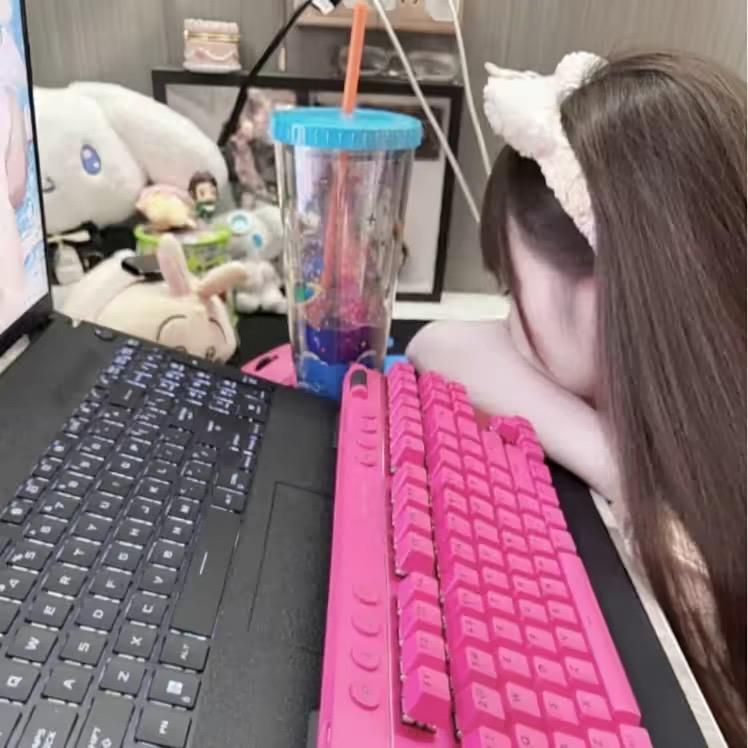 装逼惨遭群殴