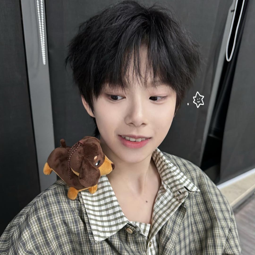 老公和小三出逃那天我在大棚喂鸡