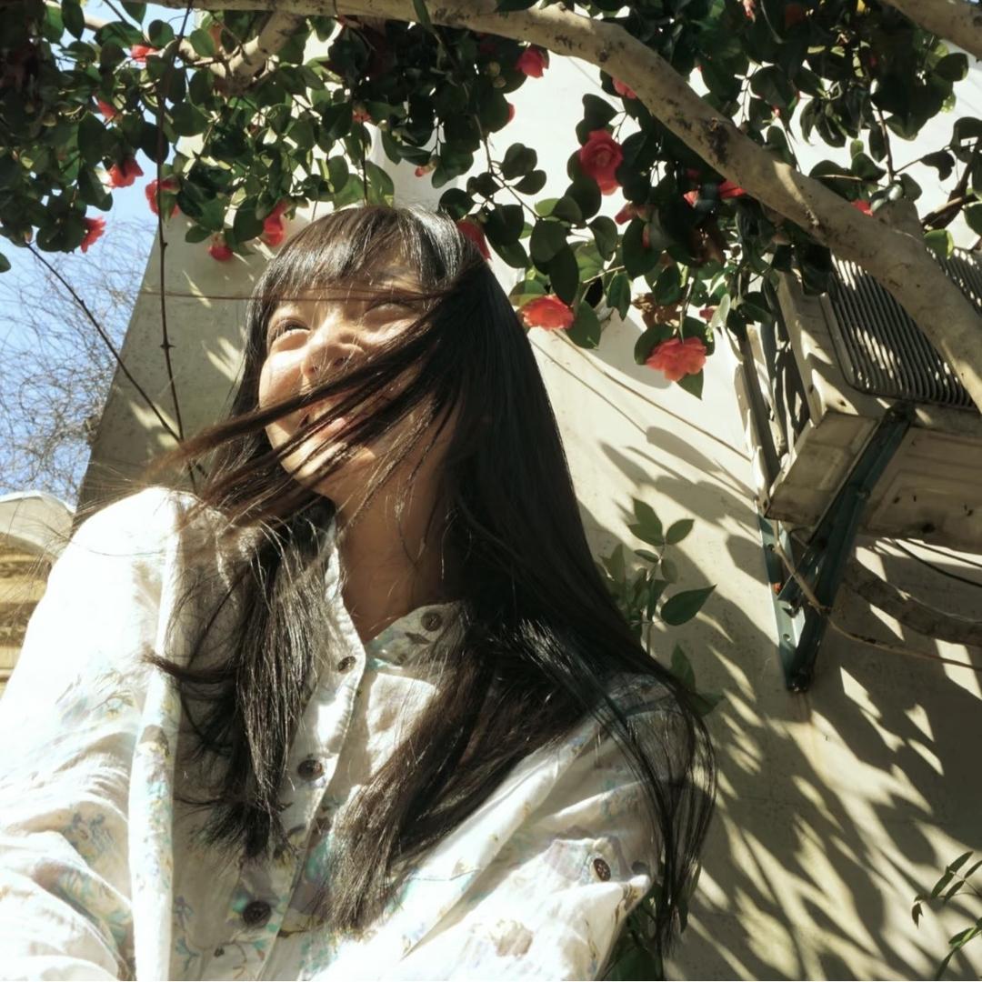 早春不过一棵树