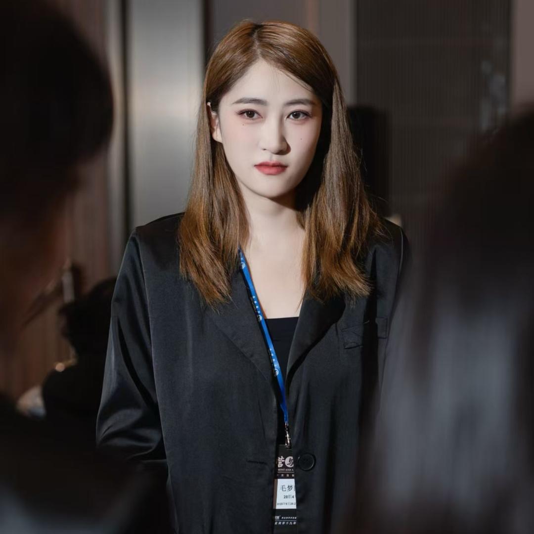 玲丽美学梦梦老师