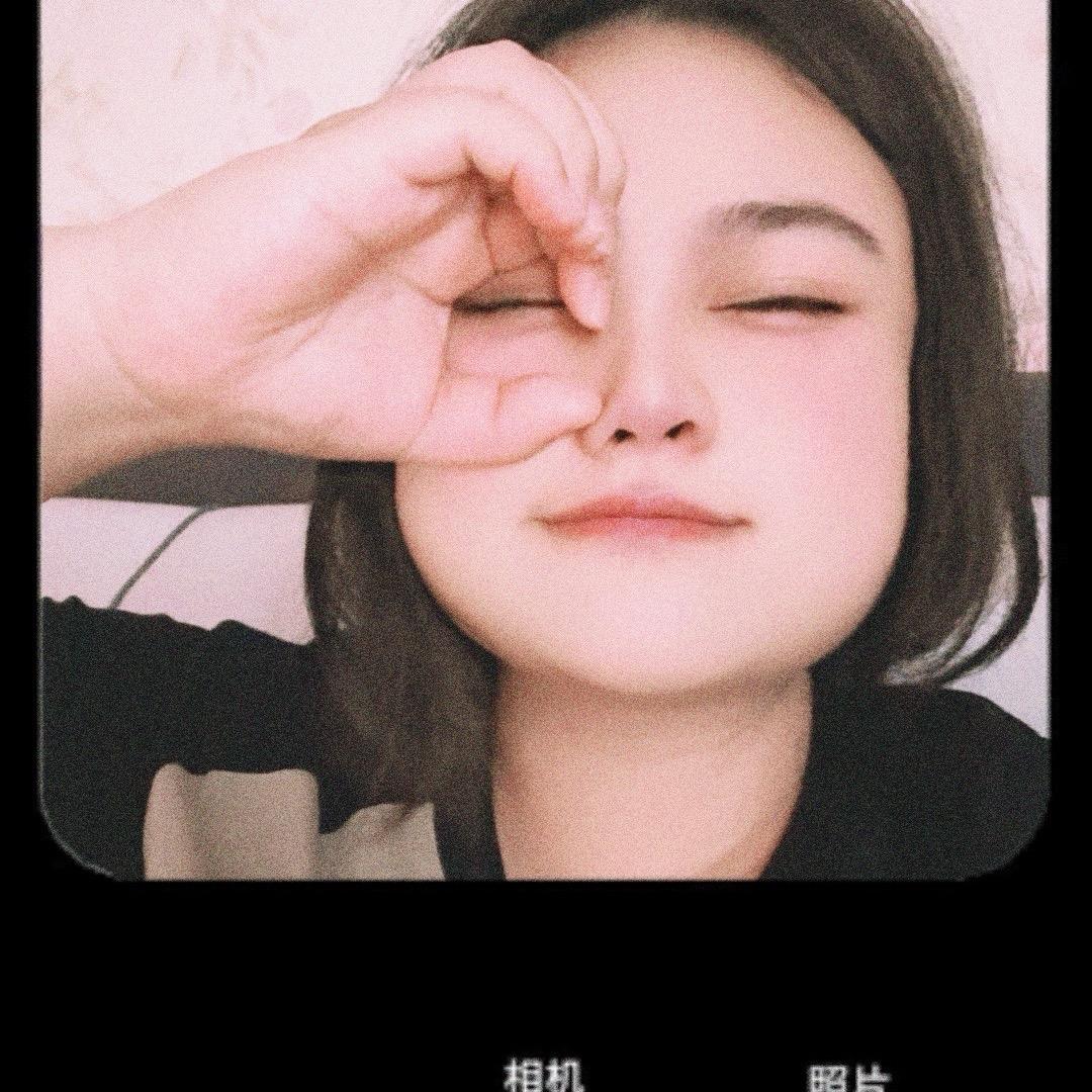 小七👩‍❤️‍💋‍👨