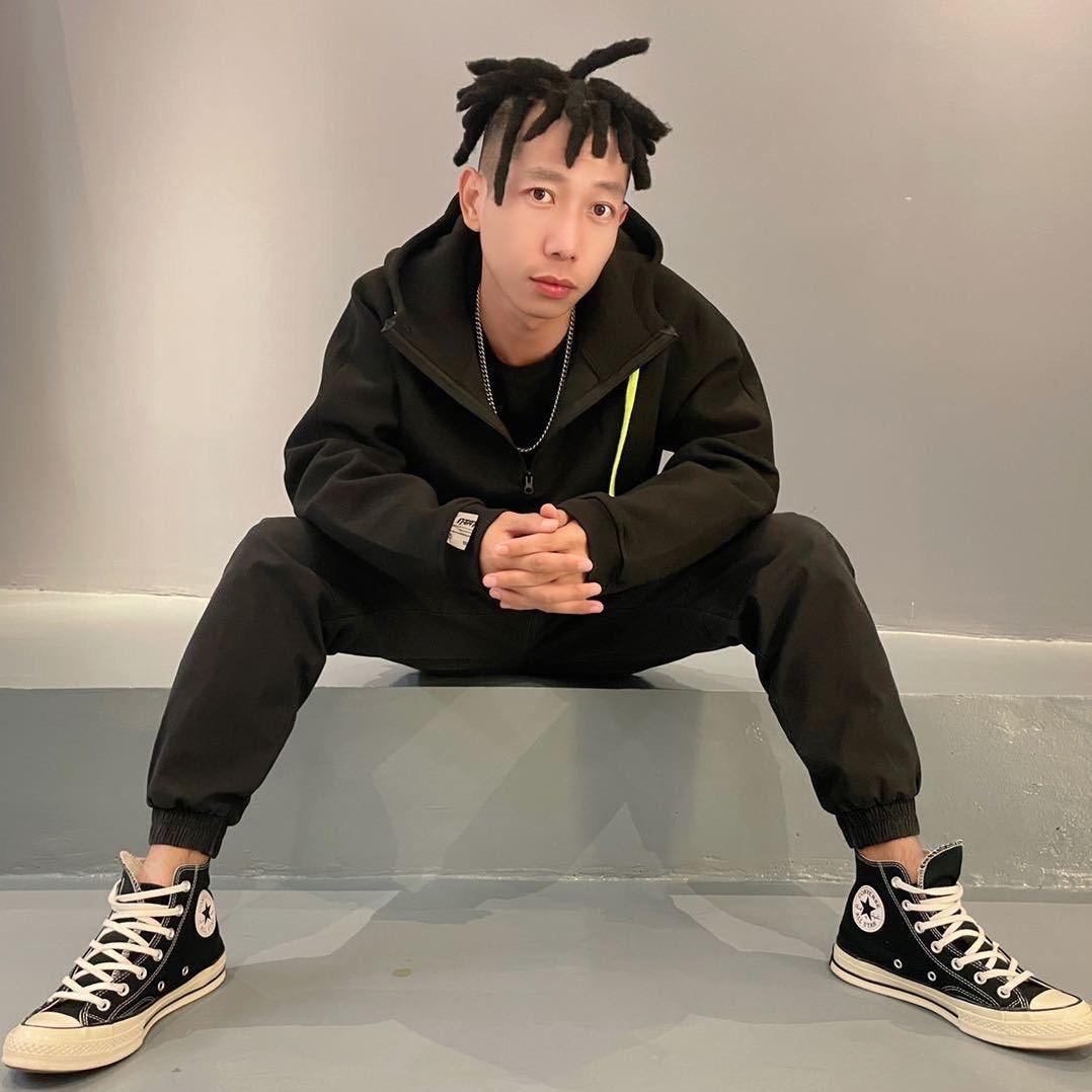 强子地上一躺