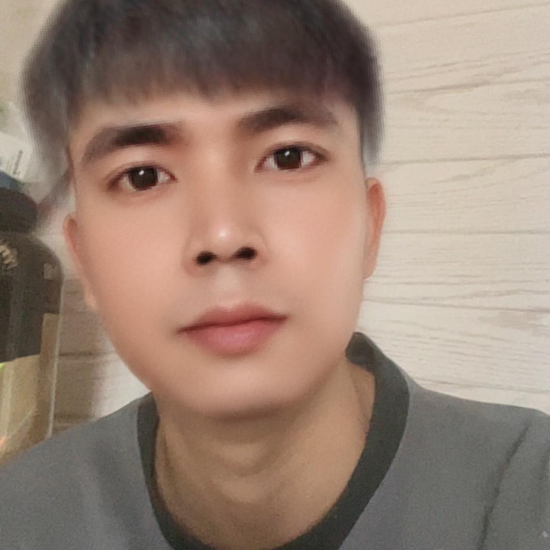 黄霄宇