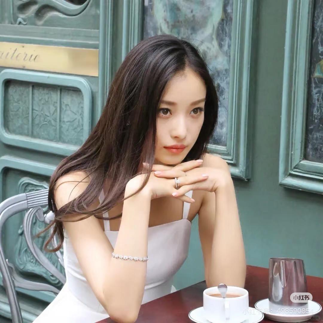 🎀                ·