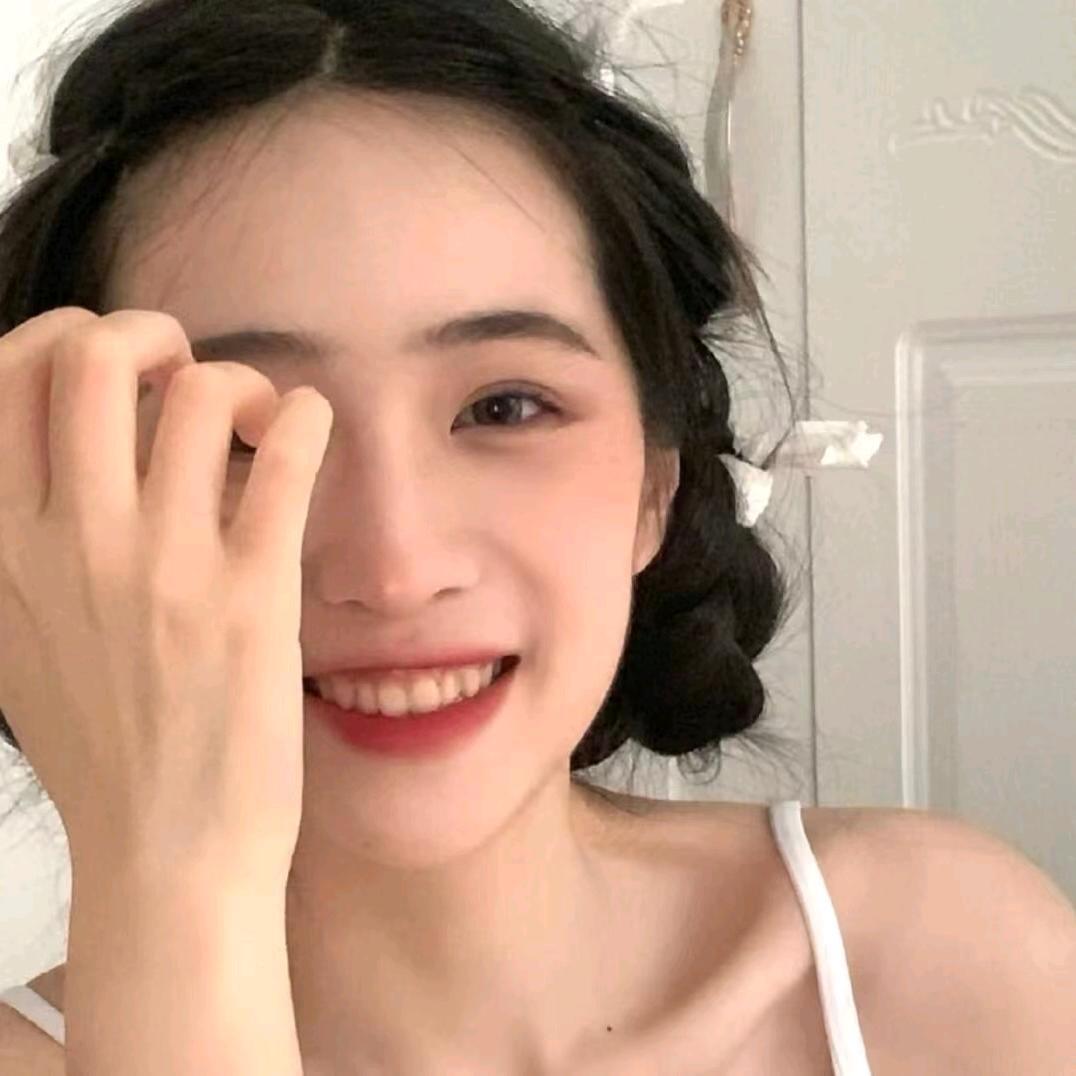 张冰笑.