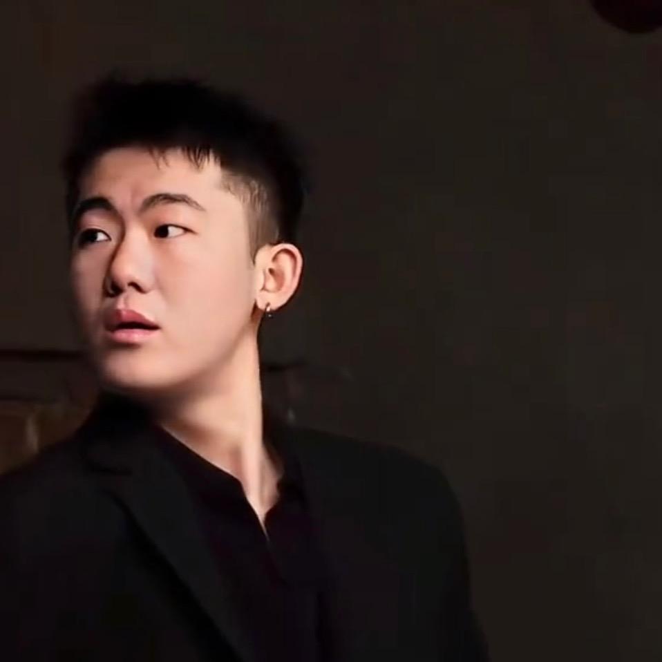 吉林市专业男士理发馆. 文波