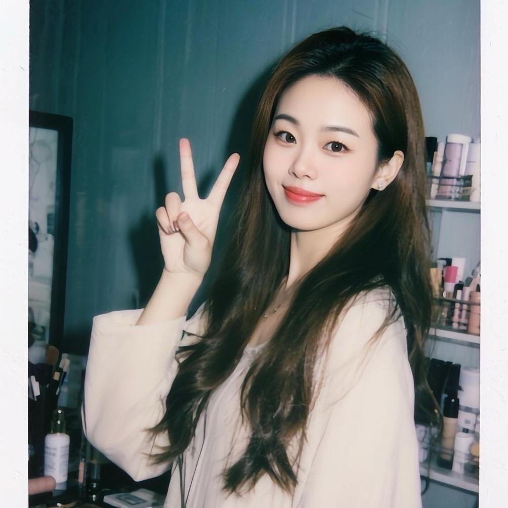 卖保温的小姐姐♛